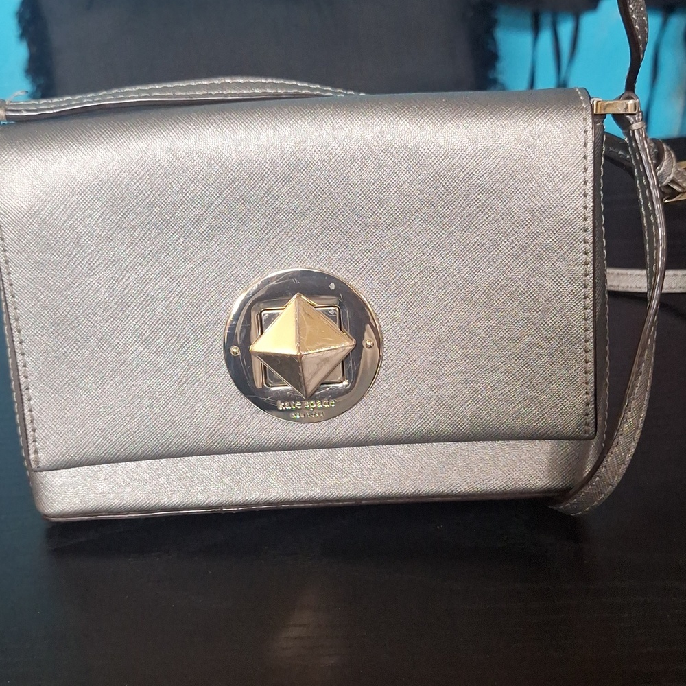 Kate Spade Newbury Lane Salky Turn Lock Gray Leather Crossbody Bag